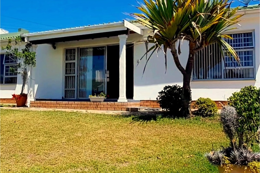 3 Bedroom Property for Sale in Fraaiuitsig Western Cape